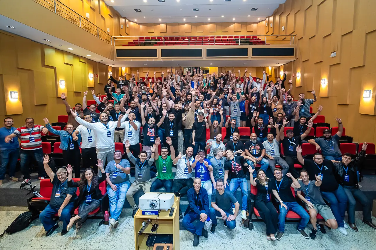Público do ReparaBR — congresso de eletrônica em São Paulo